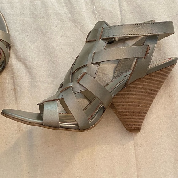 Luxury Rebel Leather Wedge Sandals - Picture 2 of 6
